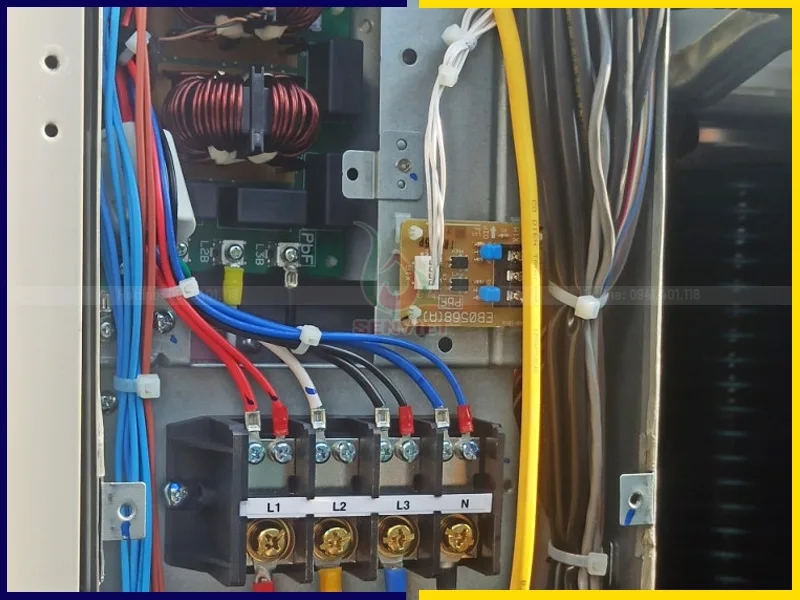 Tủ kỹ thuật được thiết kế gọn gàng